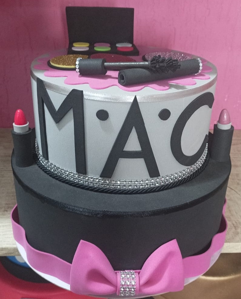 Bolo Fake 2And Maquiagem - Vilegria Festas