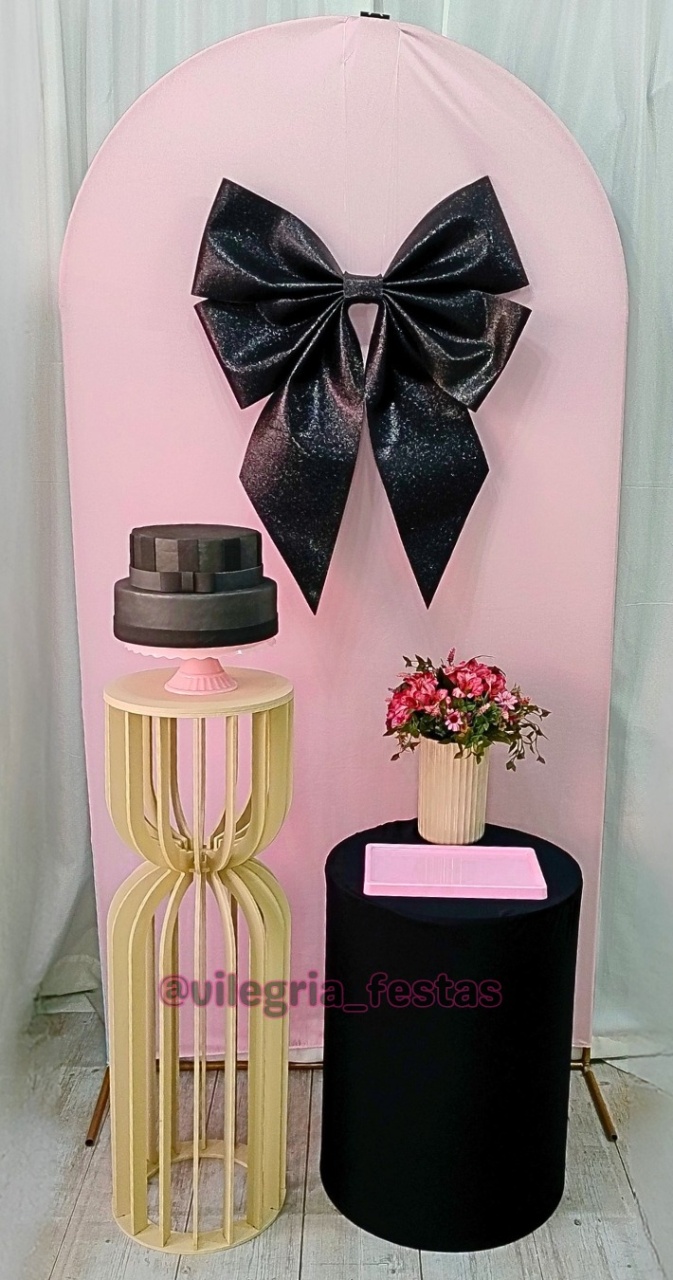 Composição Rosa Laço Preto  - Vilegria Festas