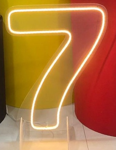 Número de Led Branco Quente 7 - Vilegria Festas