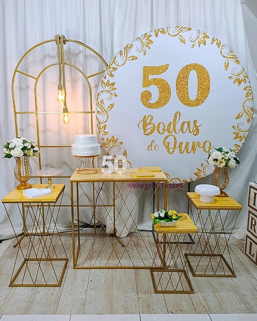 Composição Bodas de Ouro 3 - Vilegria Festas