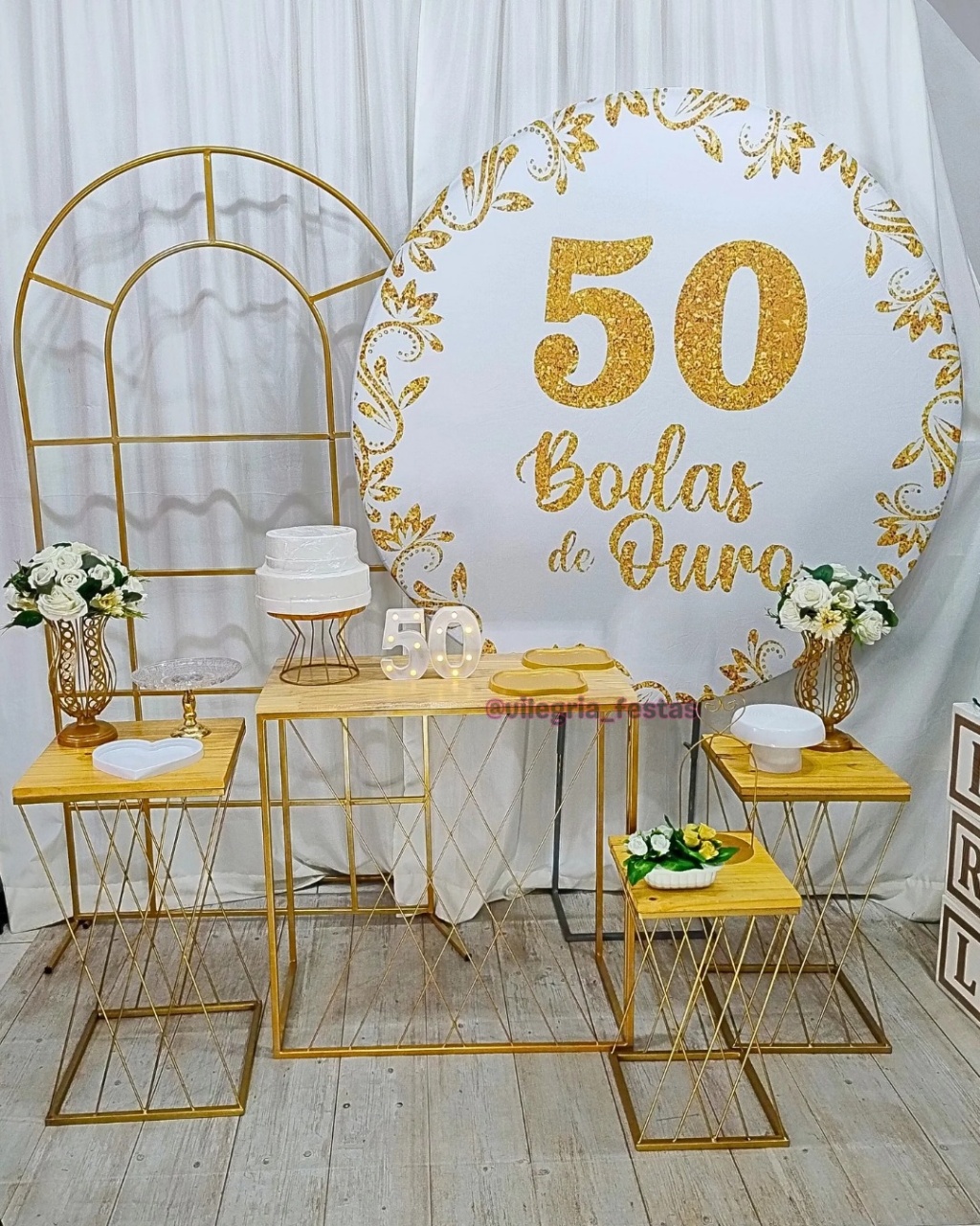 Composição Bodas de Ouro 4 - Vilegria Festas