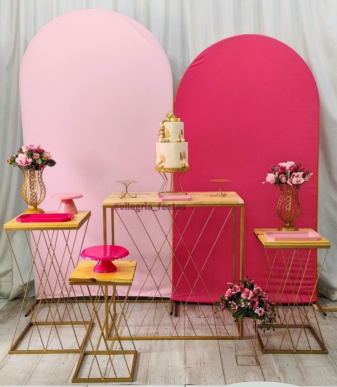 Composição Pink E Rosa Claro Romanos Mesa de Ferro 1 - Vilegria Festas