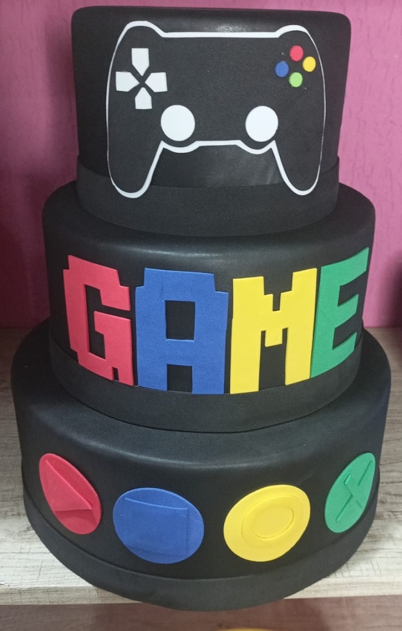Bolo Fake 3 and Gamer - Vilegria Festas