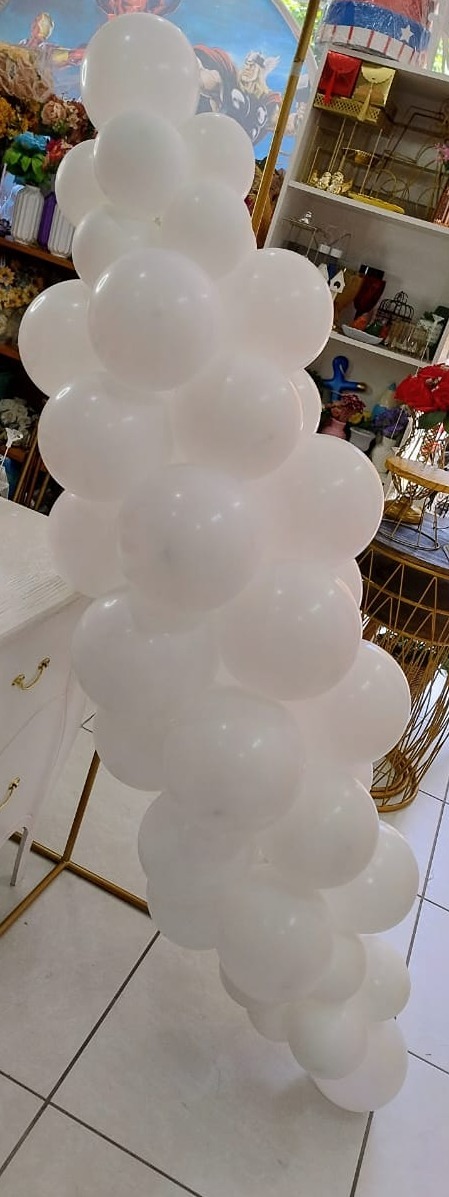 Arranjo de Balão Em Formato Nuvem 1.70 - Vilegria Festas
