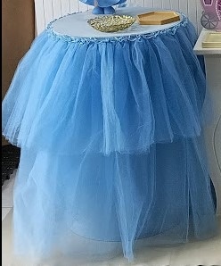 Saia de Mesa Em Tule Azul Clara - Vilegria Festas