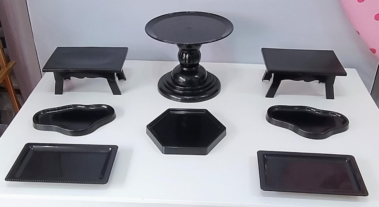 Kit Peças de Mesa Preto - Vilegria Festas