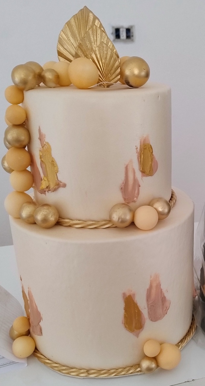 Bolo Fake 2And Luxo Creme Com Rosê - Vilegria Festas