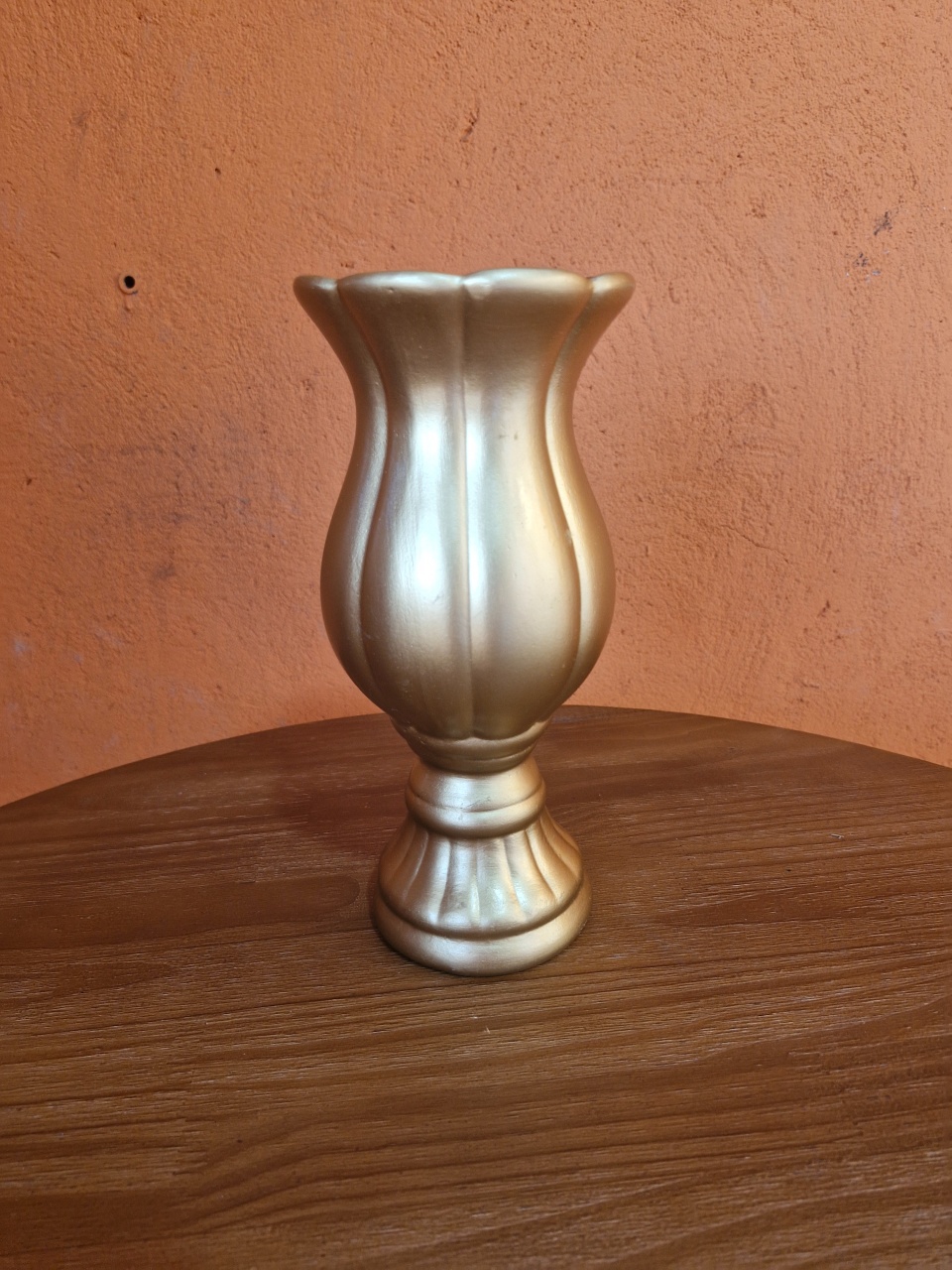 Vaso Dourado Cerâmica Pequeno - DIVINA BELLAS FESTAS PEGUE E MONTE