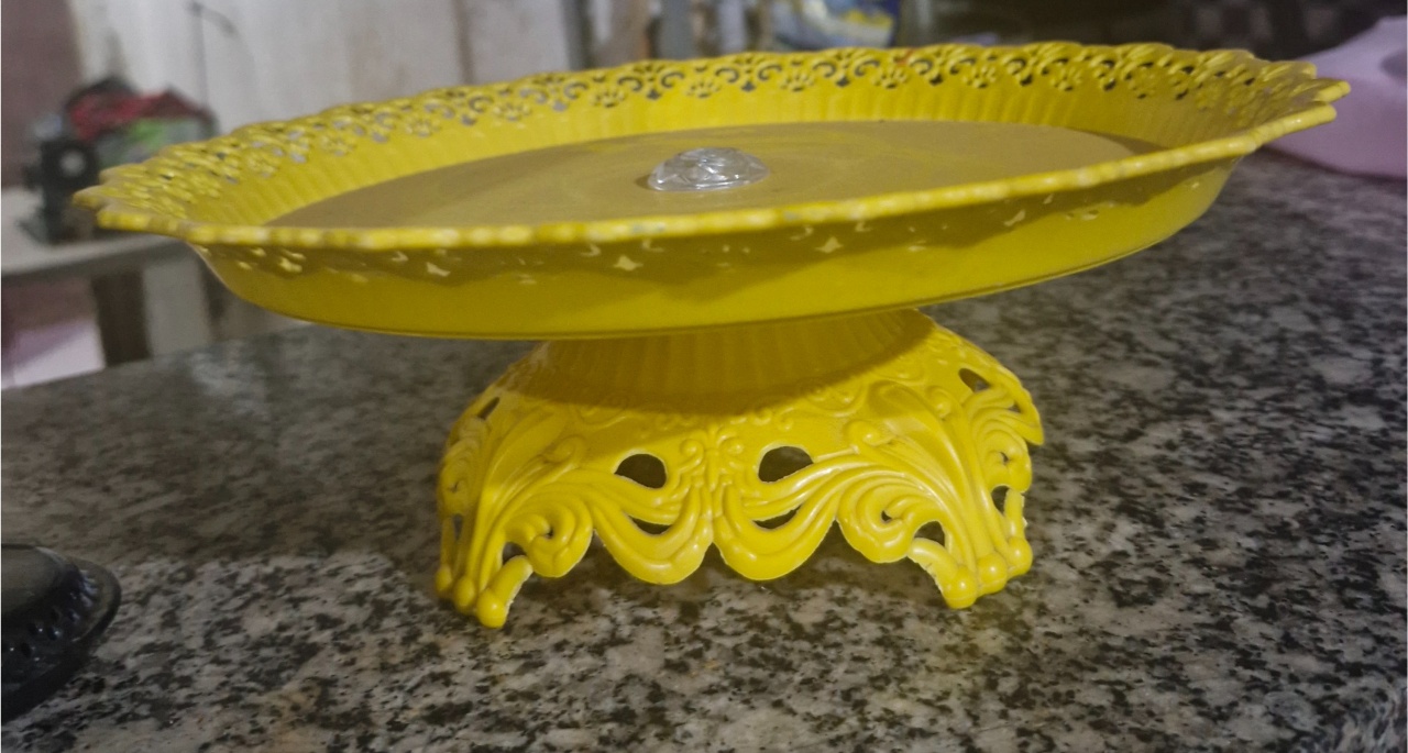 Bandeja Amarelo Média - DIVINA BELLAS FESTAS PEGUE E MONTE