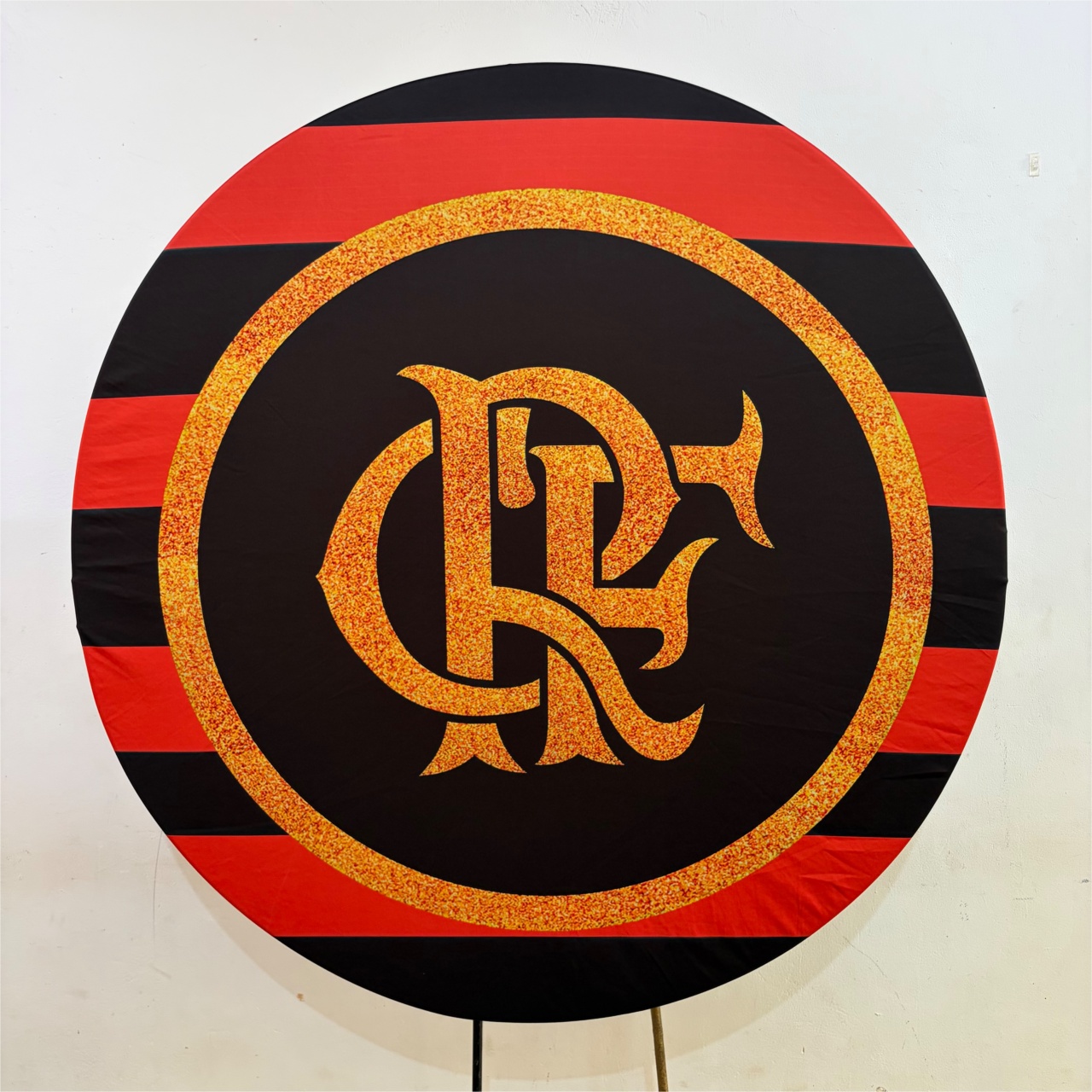 Futebol Flamengo Simbolo Listrado Capa Redonda 1,5 - DIVINA BELLAS FESTAS PEGUE E MONTE