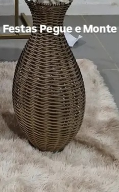 Cesto de Fibra Natural Grande Com Pescoço Fino - DIVINA BELLAS FESTAS PEGUE E MONTE