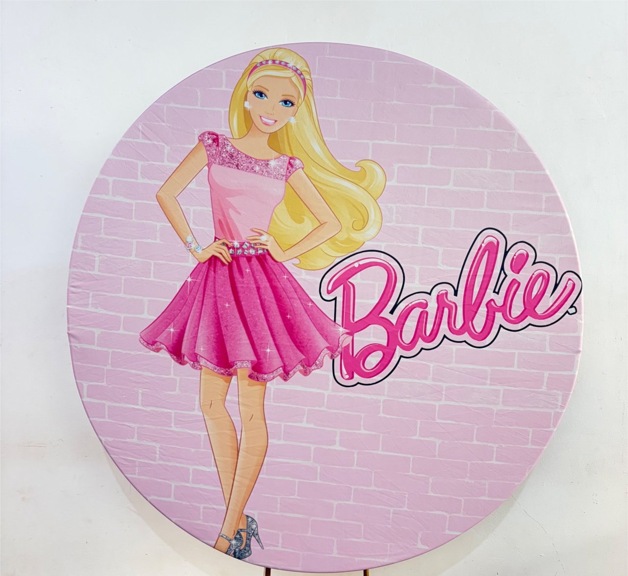 Capa Painel Barbie Rosa Claro Redondo 1,5 - DIVINA BELLAS FESTAS PEGUE E MONTE