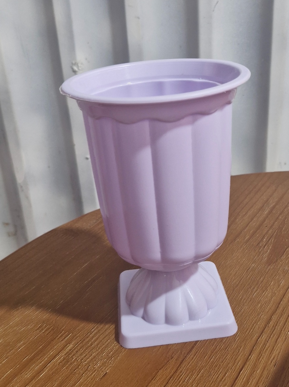 Vaso Lilás Pequeno Poletileno - DIVINA BELLAS FESTAS PEGUE E MONTE