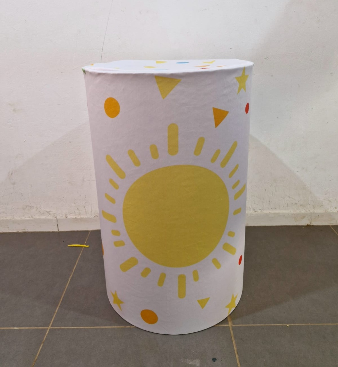 Capa Cilindro 365 Sorrisos Sol G - DIVINA BELLAS FESTAS PEGUE E MONTE