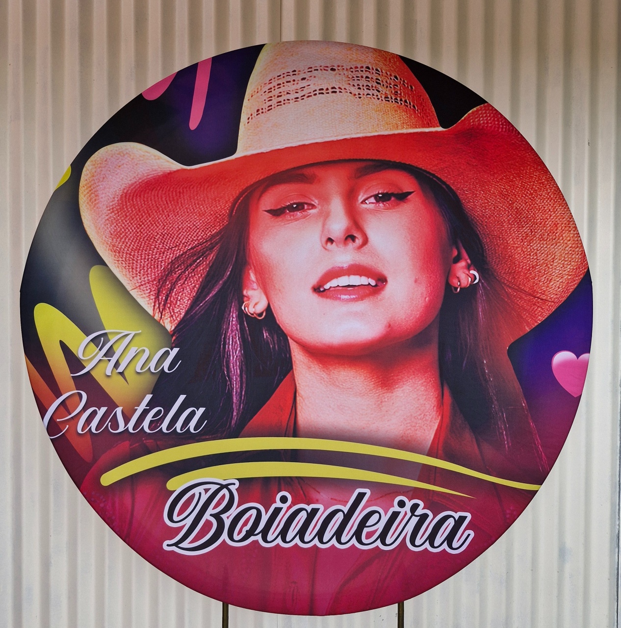 Ana Castela Painel Redondo 1,5 - DIVINA BELLAS FESTAS PEGUE E MONTE