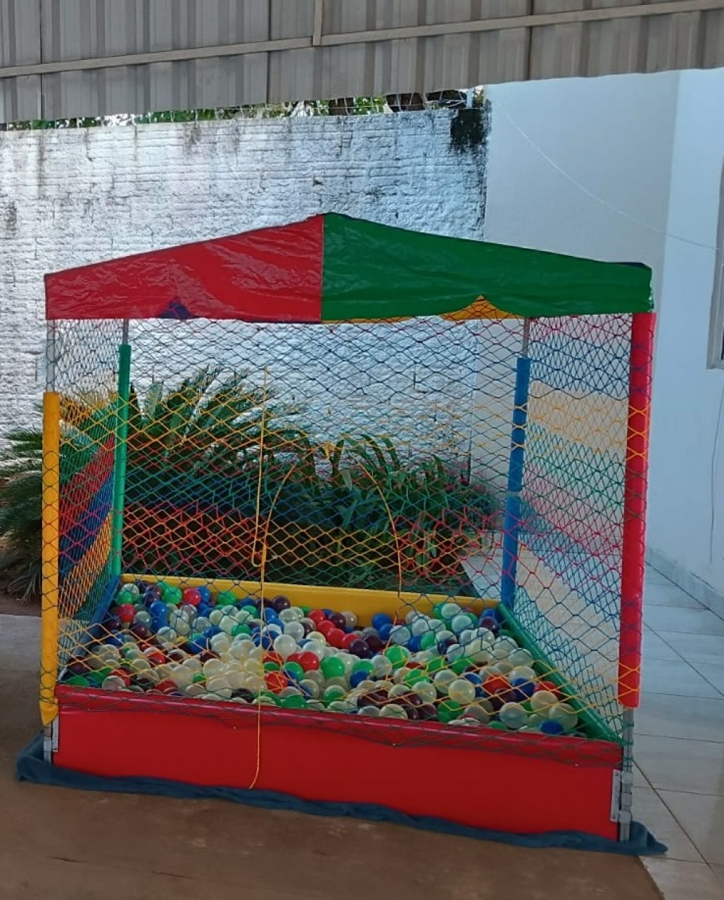 Piscina de Bolinhas (1,5 X 1,5 Mt) - DIVINA BELLAS FESTAS PEGUE E MONTE