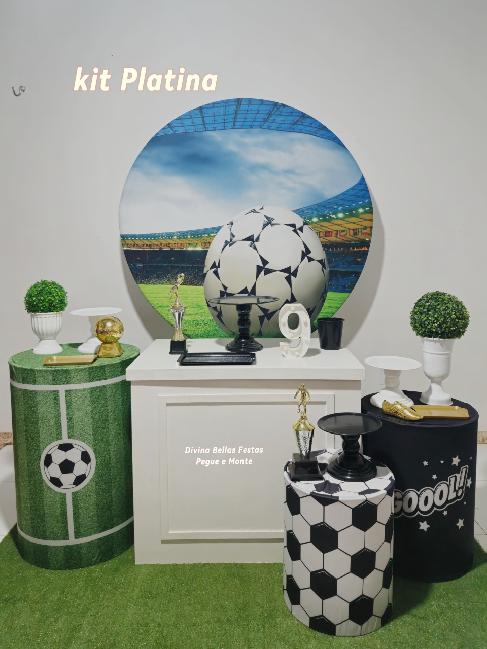 Kit Futebol Bola No Estádio Platina   - DIVINA BELLAS FESTAS PEGUE E MONTE