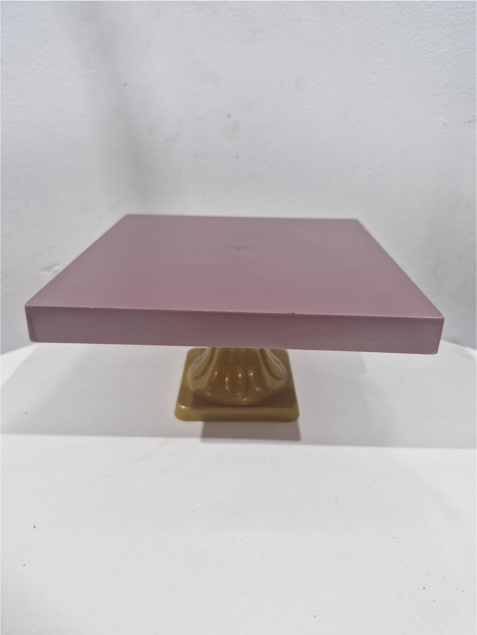 Bandeja Rosé C/Dourado Média Quadrada Poletileno - DIVINA BELLAS FESTAS PEGUE E MONTE