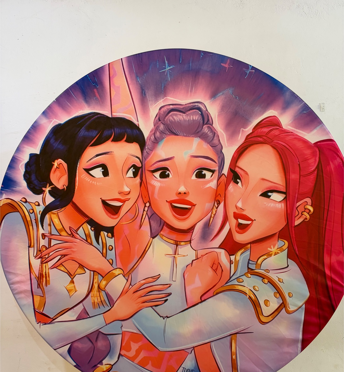 Painel Guerreiras K-Pop Redondo 1,5 - DIVINA BELLAS FESTAS PEGUE E MONTE