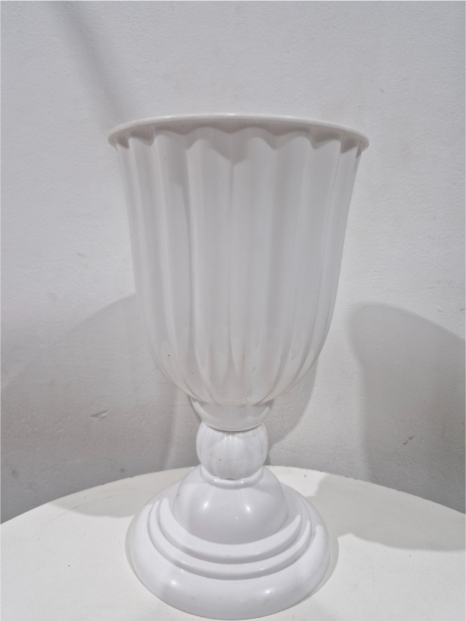 Vaso Branco Grande Dubai - DIVINA BELLAS FESTAS PEGUE E MONTE