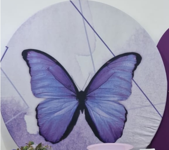 Borboleta Lilás Capa Painel Redonda 1,5 - DIVINA BELLAS FESTAS PEGUE E MONTE