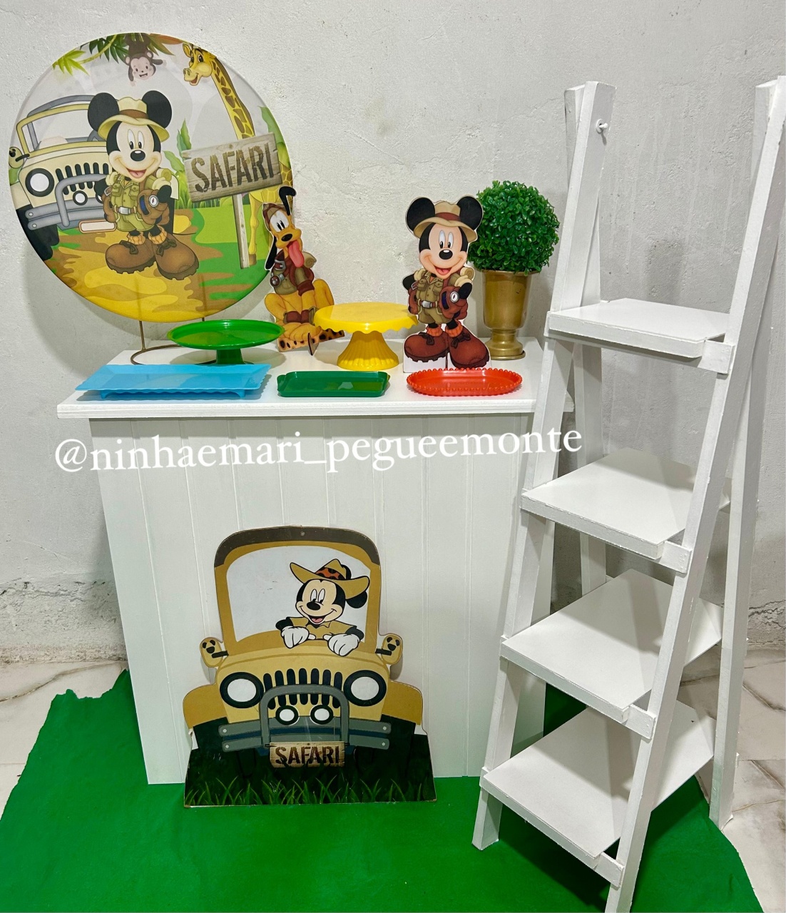 Kit Mesa Mickey Safari  - N&M-pegue e monte