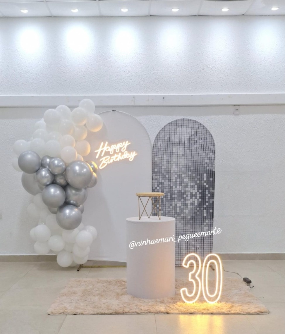 Decoração Prata E Branco ( Cliente Dando As Bolas) - N&M-pegue e monte