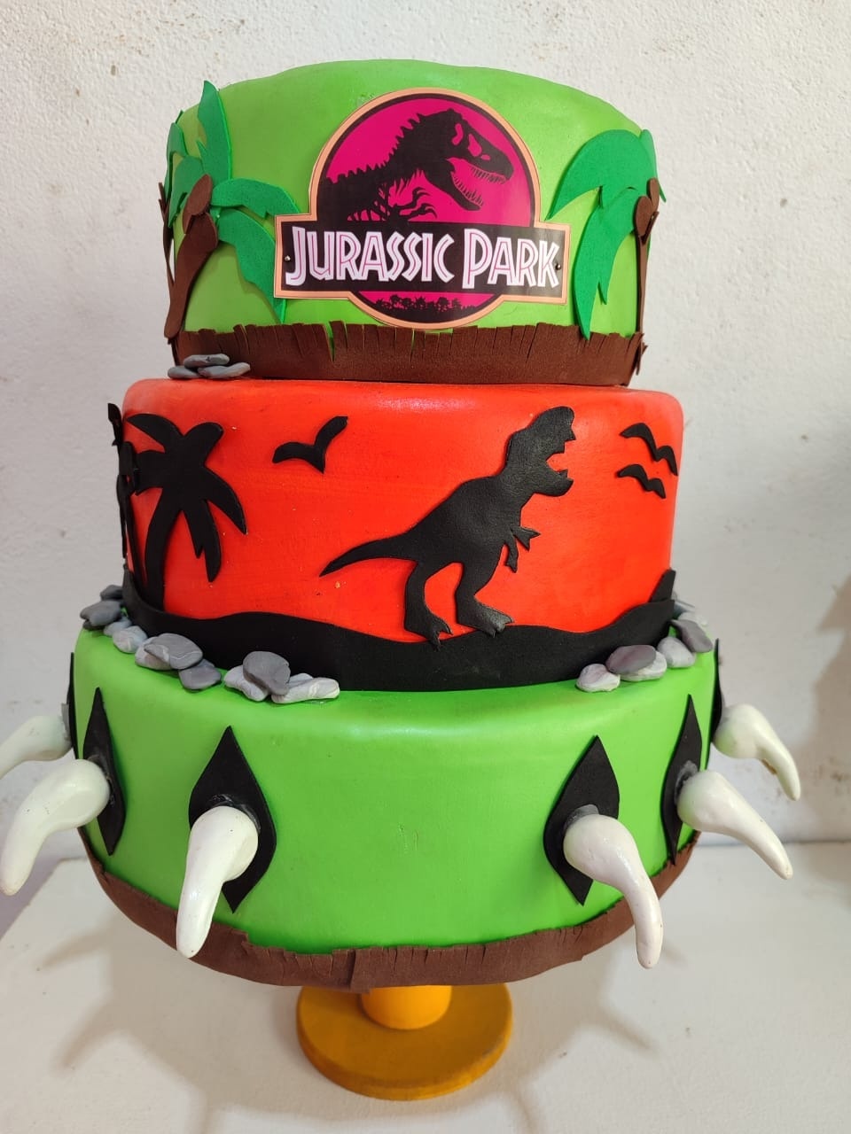 Bolofake Dinossauro 2 - N&M-pegue e monte