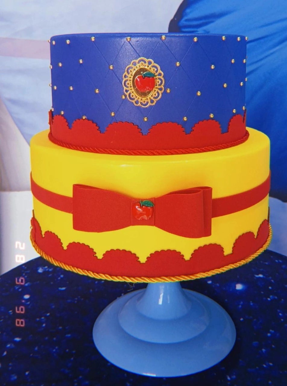 Bolofake Branca de Neve - N&M-pegue e monte