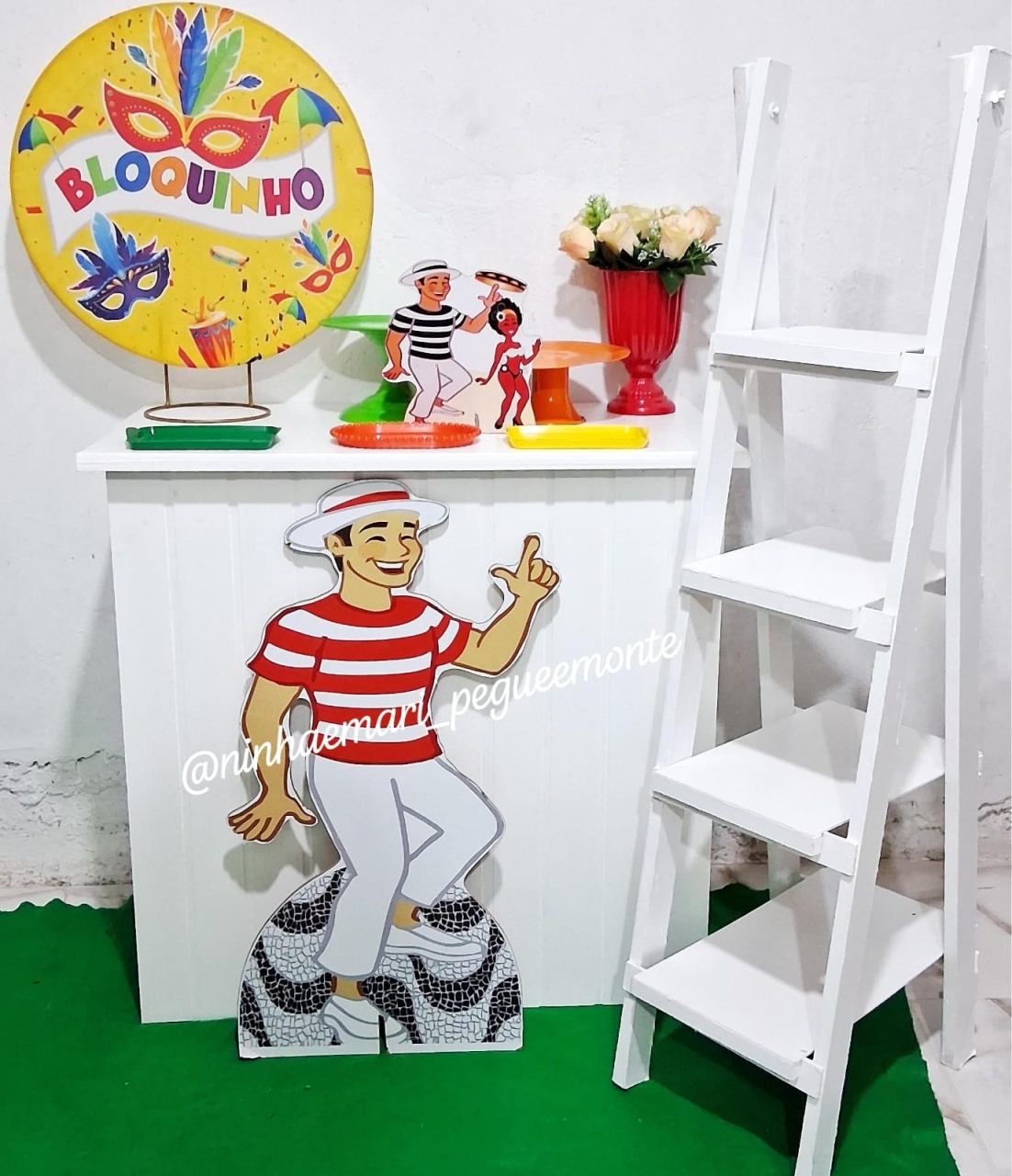 Kit Mesa Acessórios Carnaval  - N&M-pegue e monte