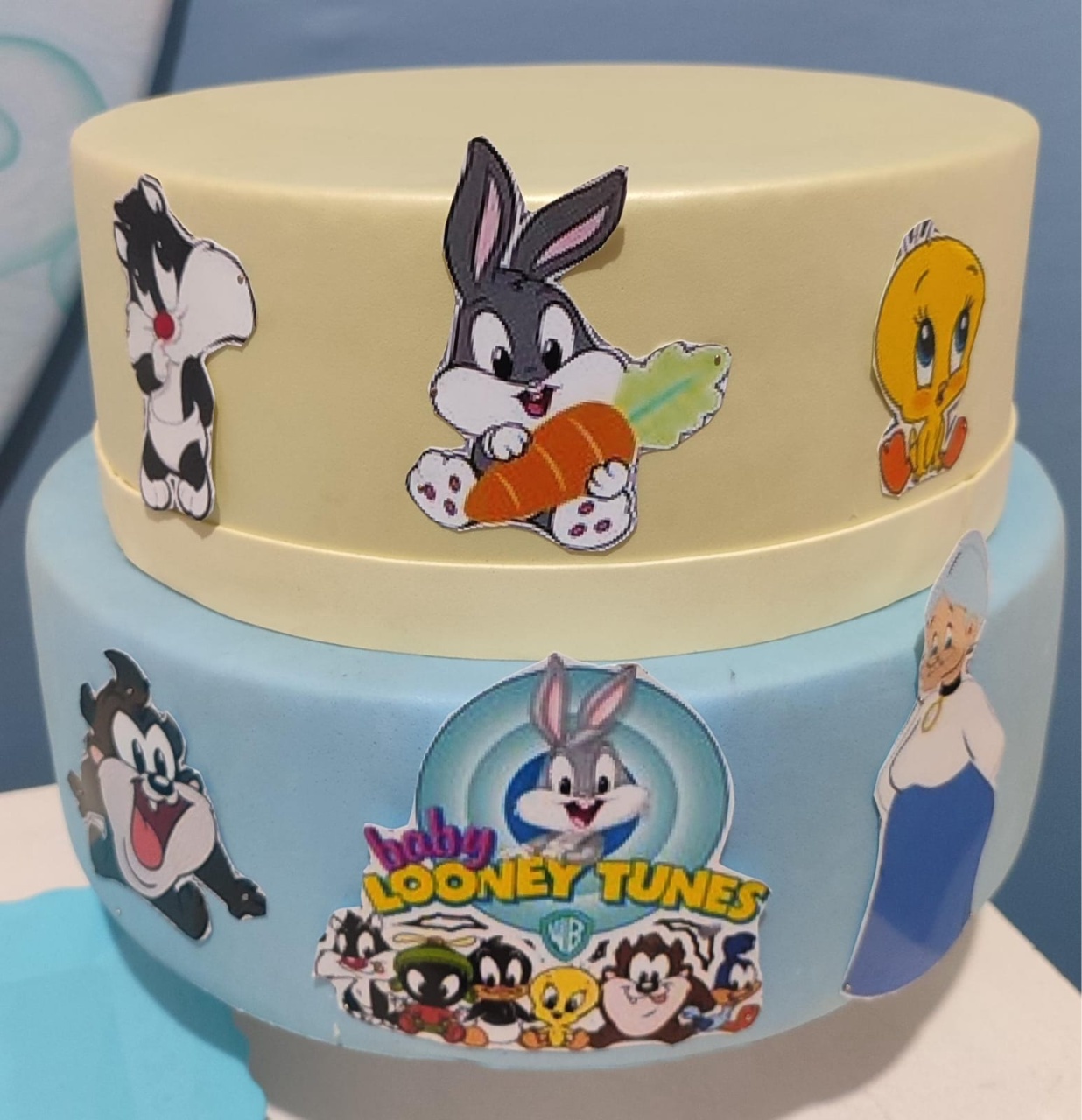 Bolofake Baby Looney Tunes - N&M-pegue e monte