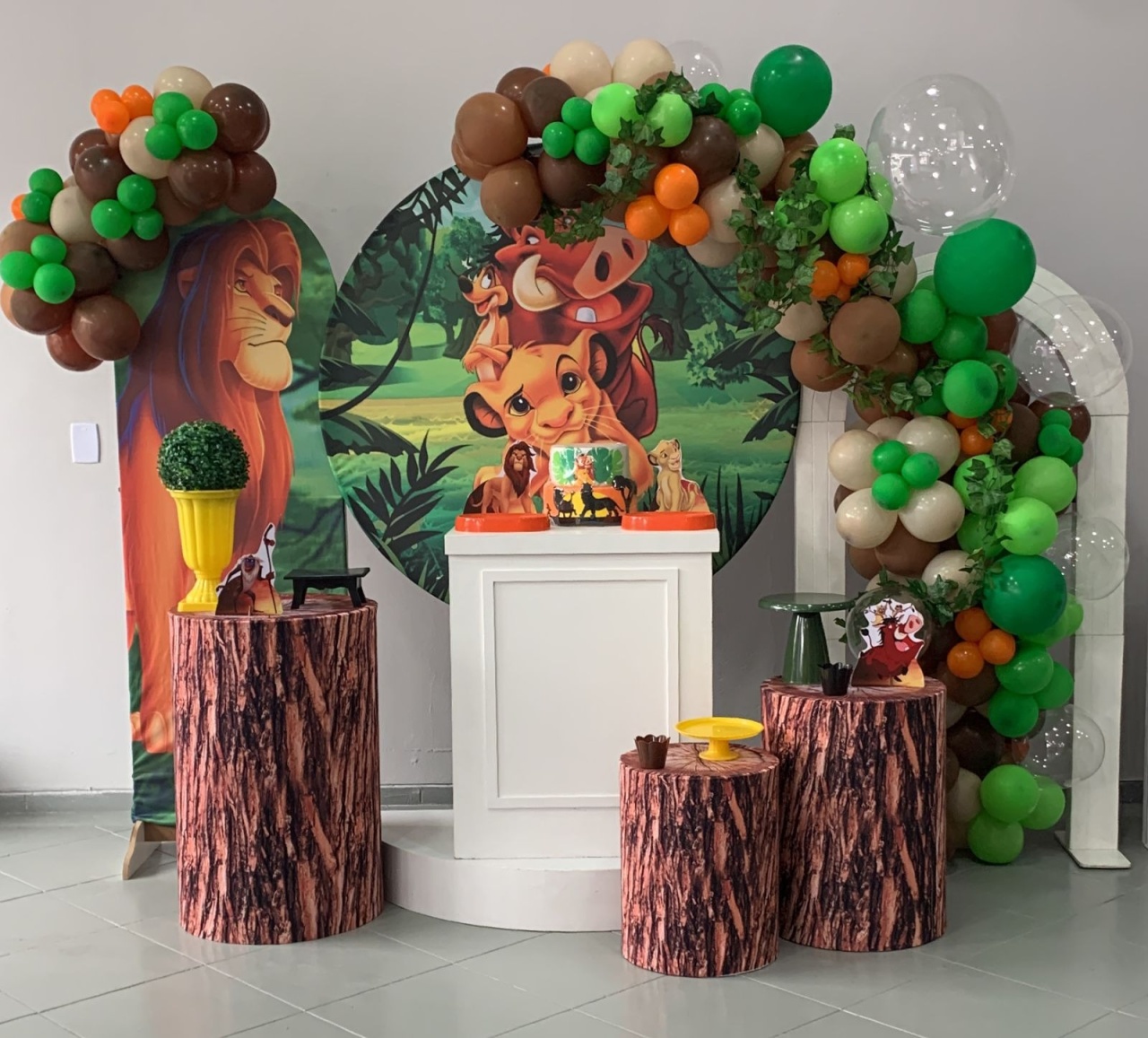 Composição Rei Leão  - Lili decorações pegue emonte