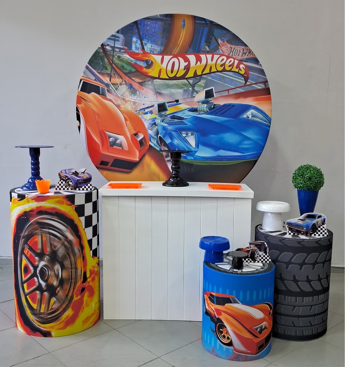 Kit Prata Hot Wheels  - Lili decorações pegue emonte