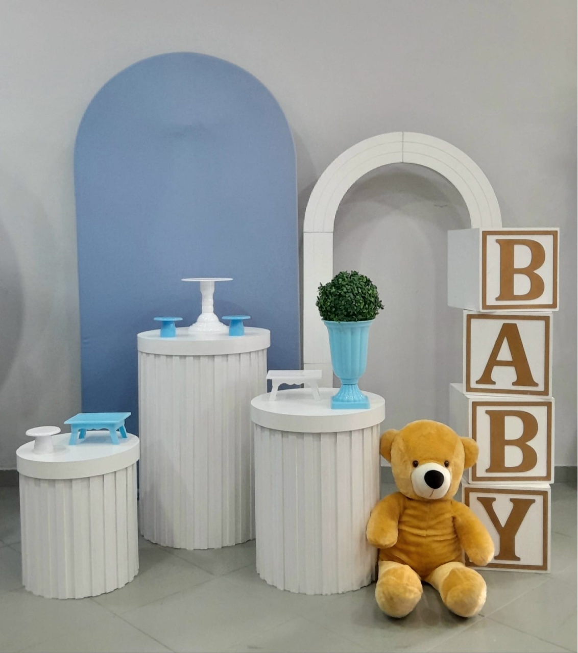 Composição Azul Com Painel Vazado - Lili decorações pegue emonte