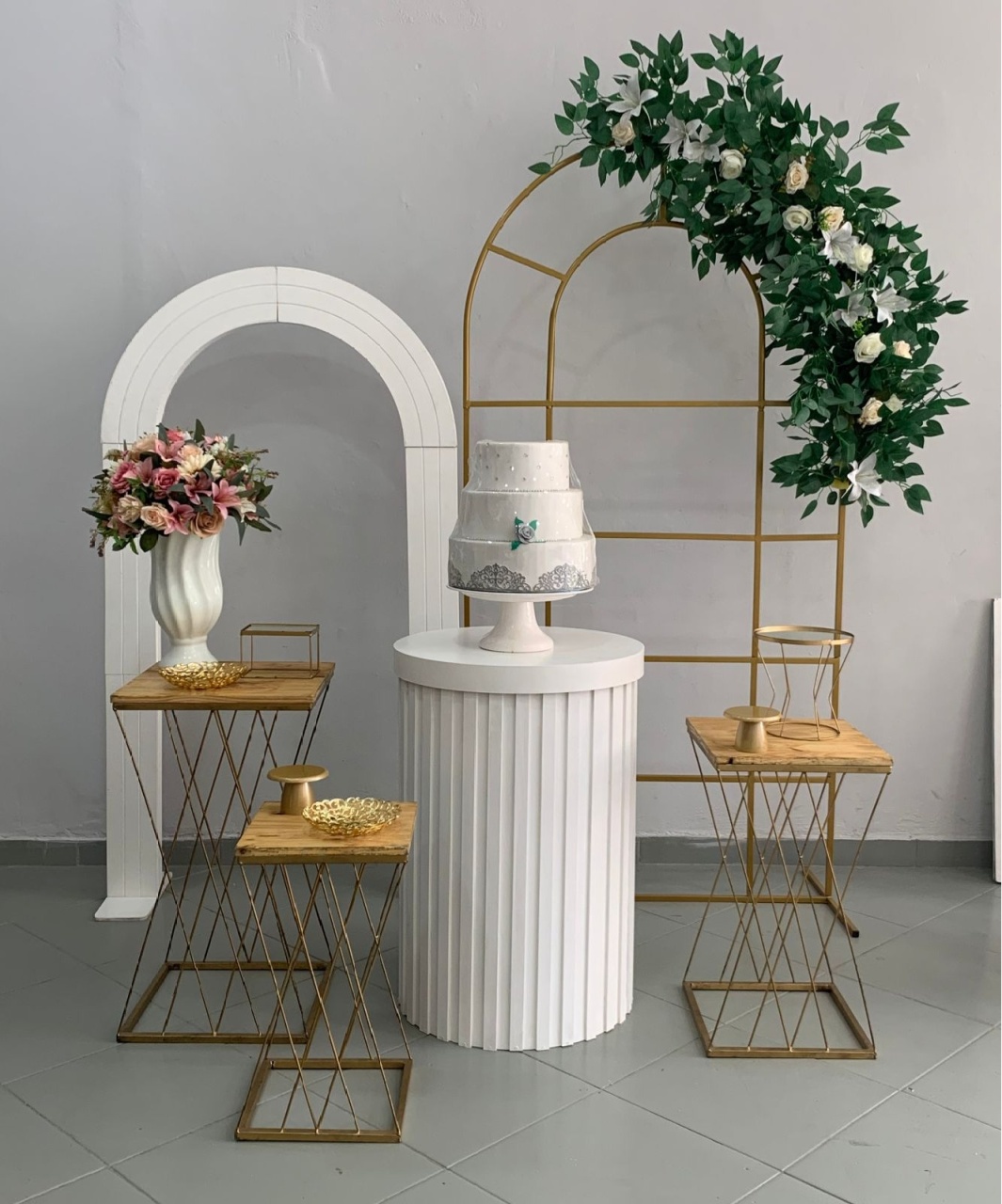 Composição Casamento Com Painel Vazado - Lili decorações pegue emonte