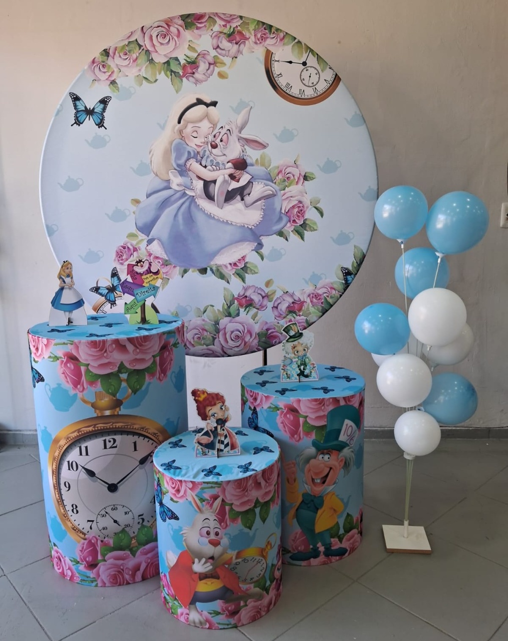 Kit Basico Alice No Pais das Maravilhas  - Lili decorações pegue emonte
