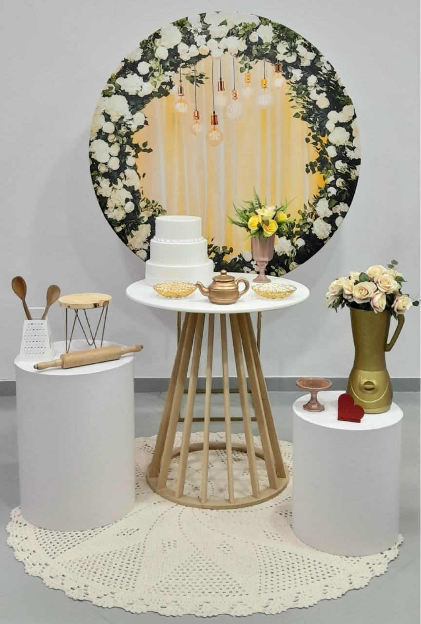 Composição de Casamento Floral Com Lâmpadas - Lili decorações pegue emonte