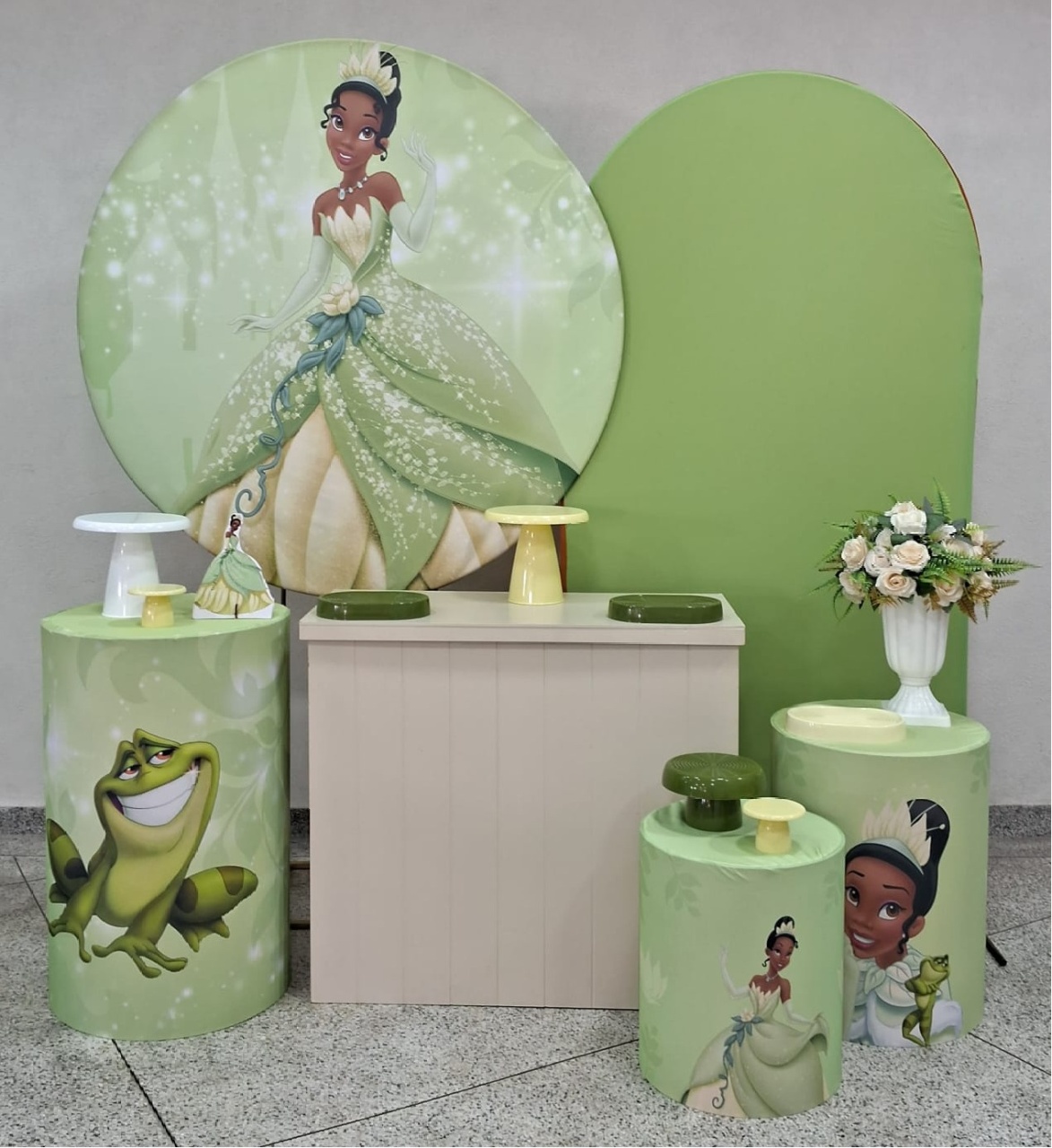 Kit Ouro Princesa E O Sapo 2 - Lili decorações pegue emonte