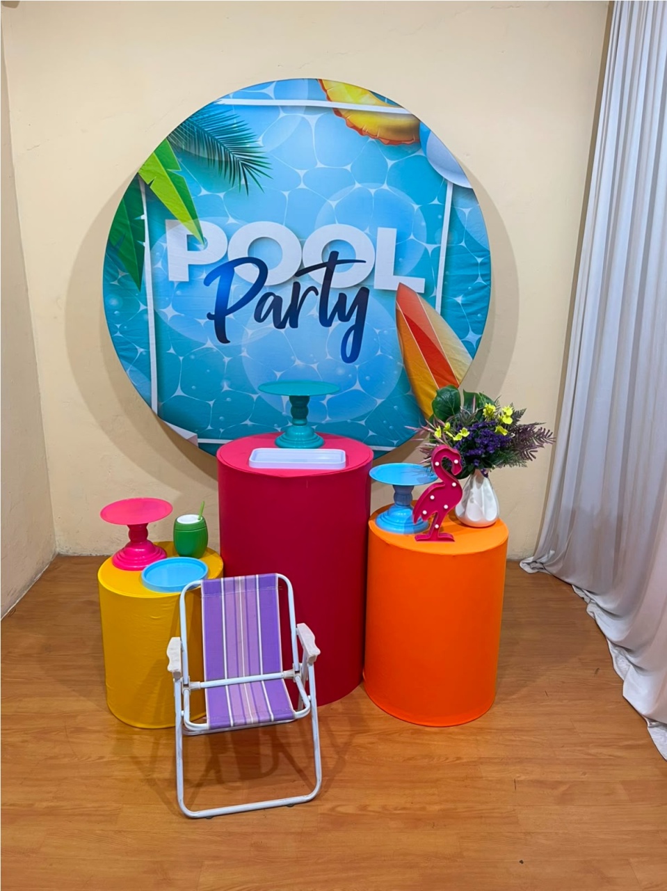 Pool Party Menina - Festa Completa - Kit Festejar Com Cadeira - PEGUE E MONTE CATALAGO VEM FESTEJAR PALMAS