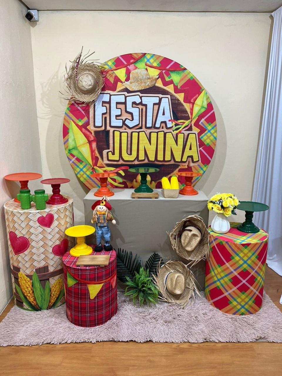 Junino Kit 4 - Festa Completa - Comemore Com Mesa G Forrada - PEGUE E MONTE CATALAGO VEM FESTEJAR PALMAS