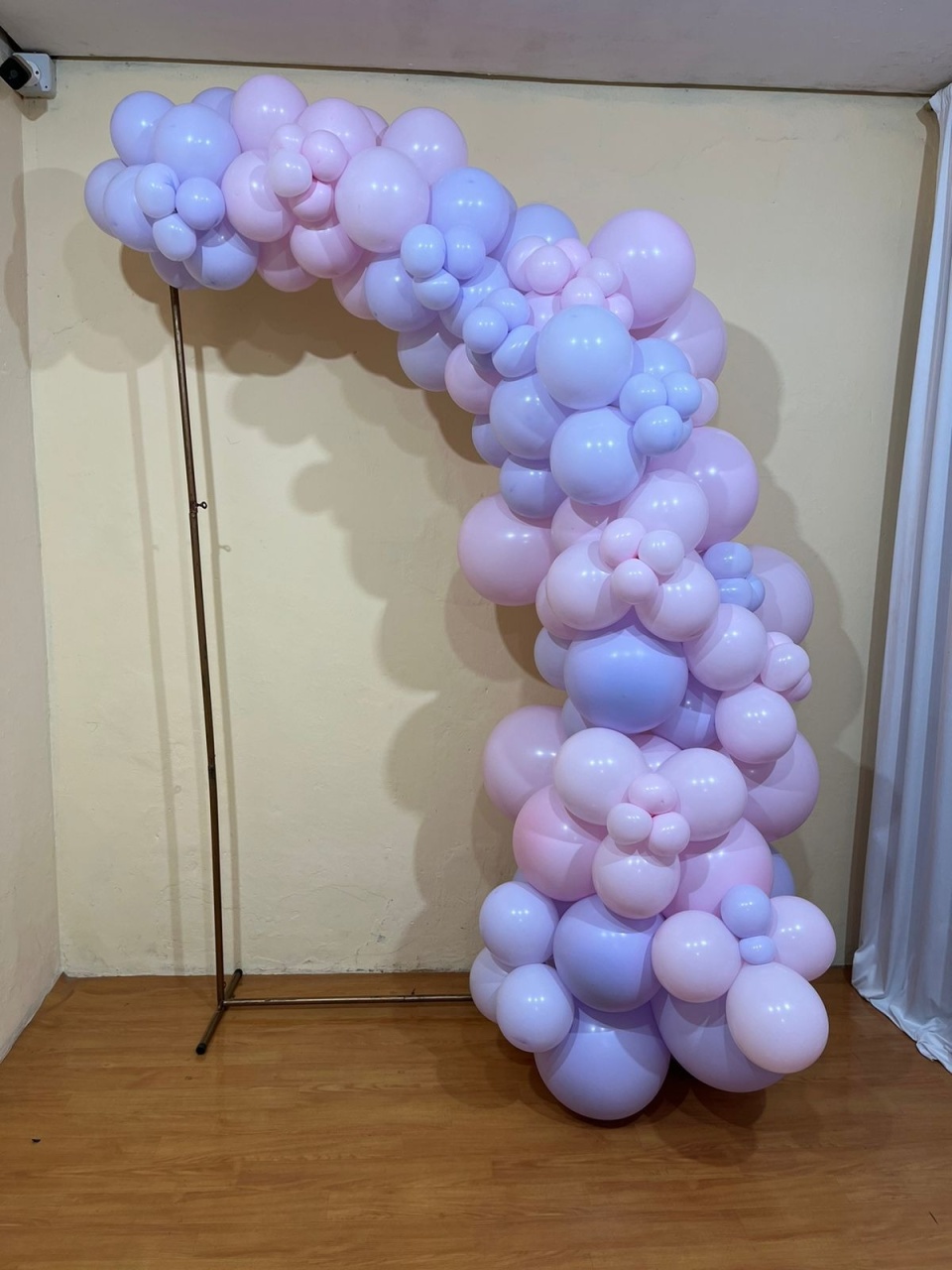 Guirlanda de Balões - Cores Candy - Jardim das Borboletas - Lilas Rosa - PEGUE E MONTE CATALAGO VEM FESTEJAR PALMAS