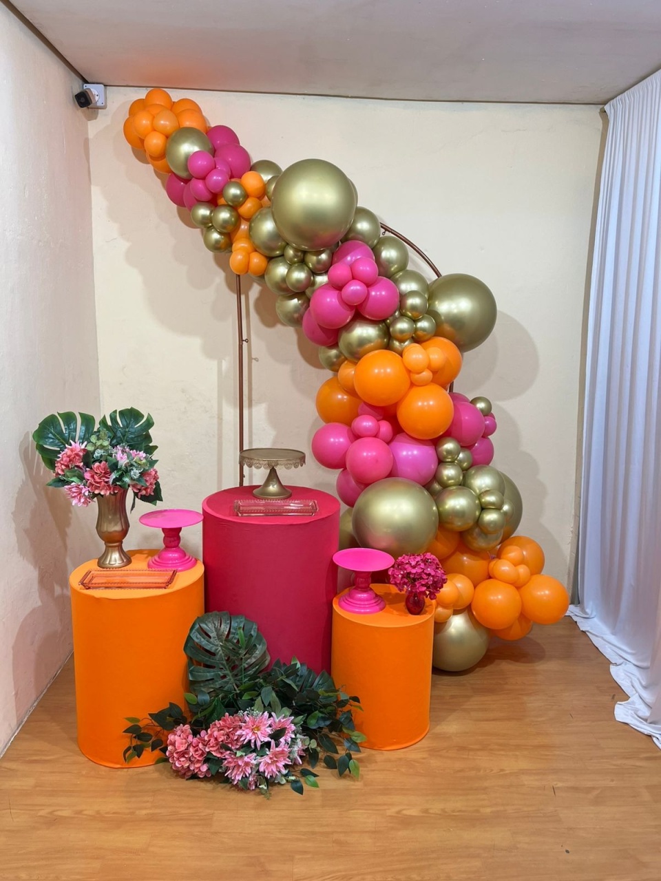 Pink Laranja Dourado - Tropical - Festa Completa - Kit Comemore - Com Balões  (Cópia) - PEGUE E MONTE CATALAGO VEM FESTEJAR PALMAS