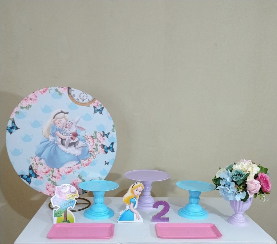 Alice No Pais das Maravilhas - Mini de Mesa - Kit Parabéns - PEGUE E MONTE CATALAGO VEM FESTEJAR PALMAS