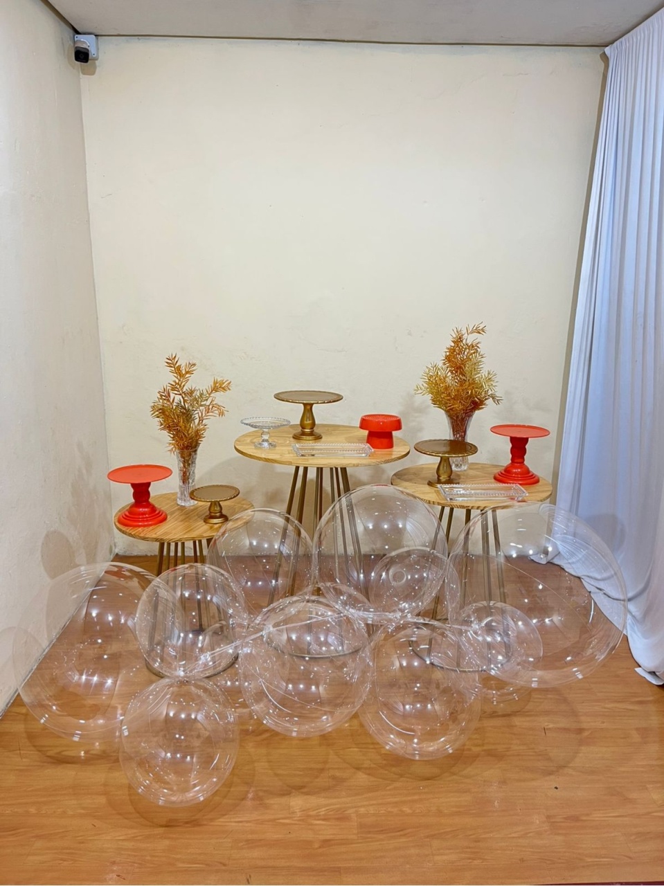Balões Bubble Abaixo da Mesa - PEGUE E MONTE CATALAGO VEM FESTEJAR PALMAS
