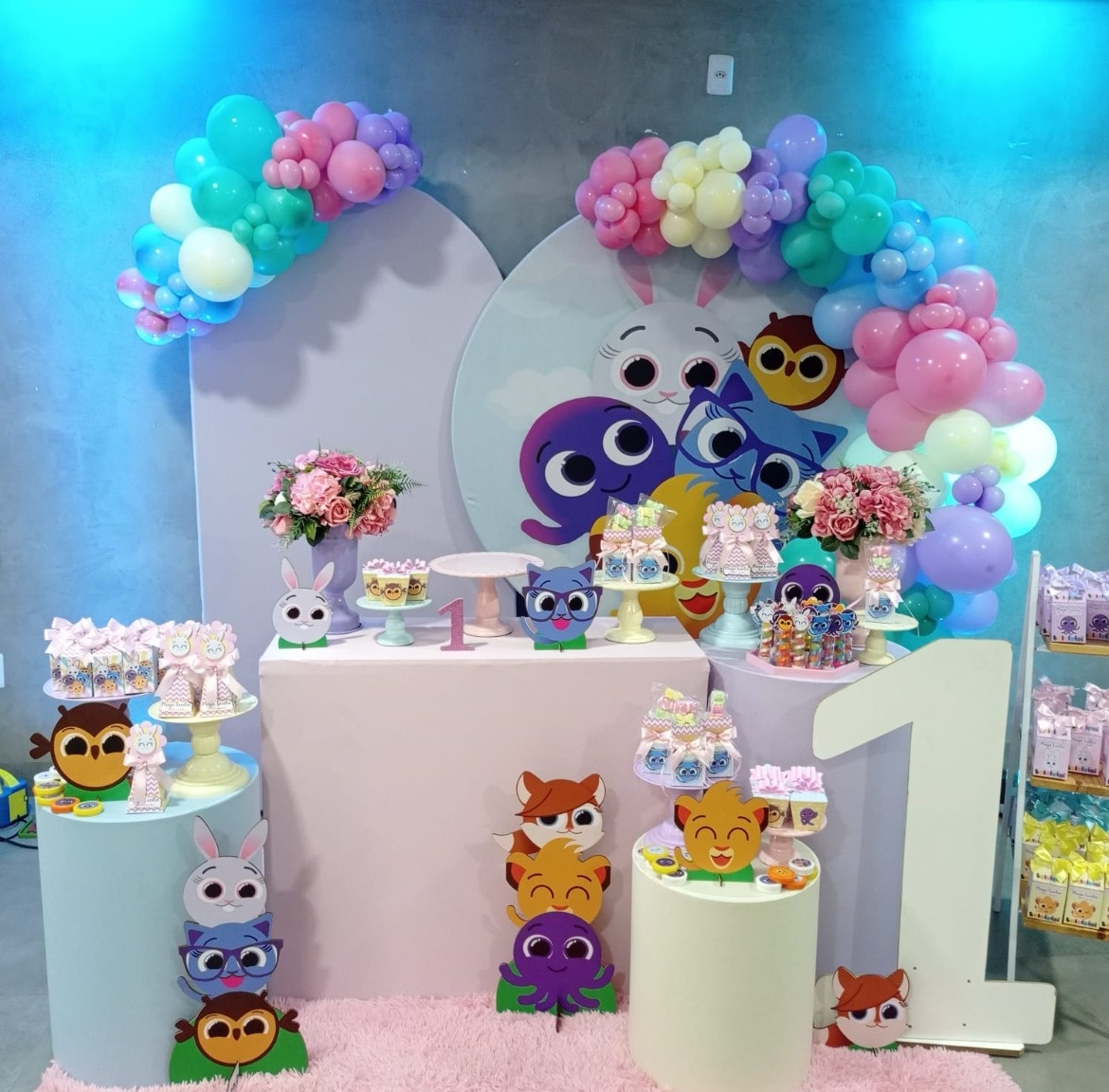 Bolo Fofos - Meninas - Festa Completa - Kit Festão (Com Balões) - PEGUE E MONTE CATALAGO VEM FESTEJAR PALMAS