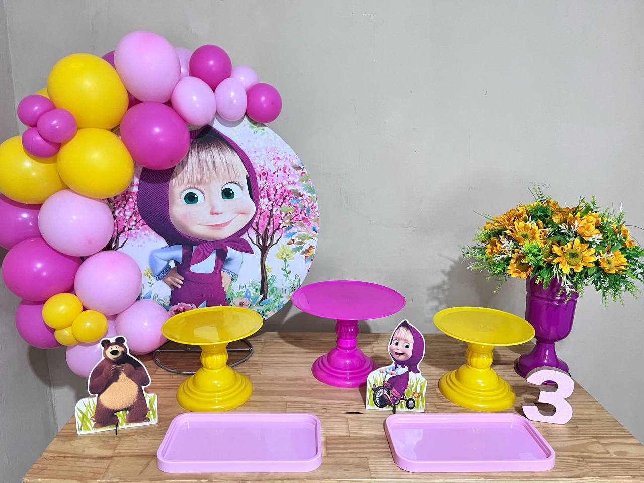Masha E O Urso - Mini Festa - Kit Festejar - PEGUE E MONTE CATALAGO VEM FESTEJAR PALMAS