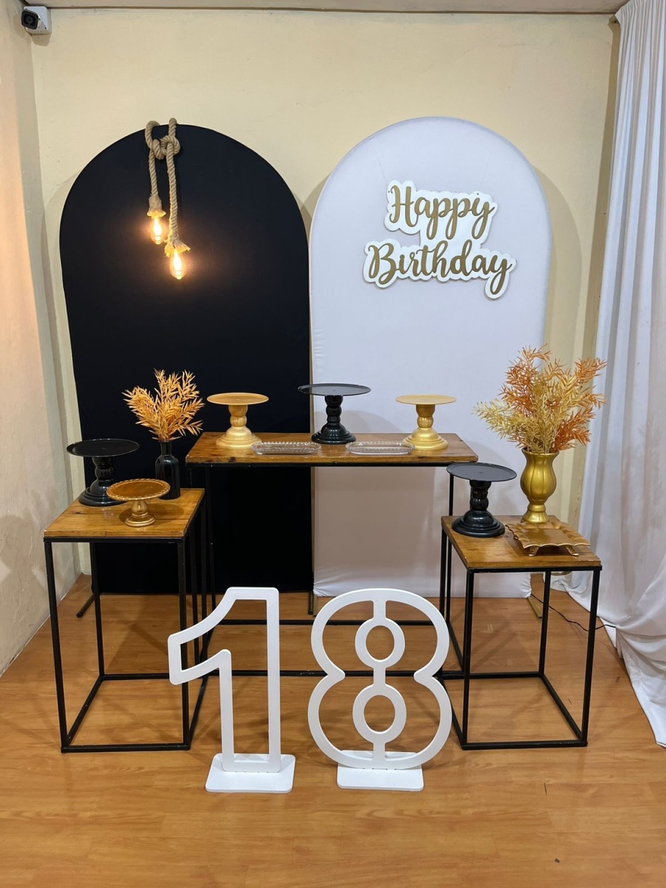 Preto E Branco - Festa Completa  - Kit Comemore C/ 2 Numeros Mdf - PEGUE E MONTE CATALAGO VEM FESTEJAR PALMAS