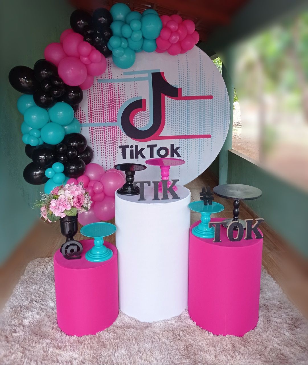 Tik Tok - Festa Compelta -  Kit Festejar (Painel P/ Pedido) - PEGUE E MONTE CATALAGO VEM FESTEJAR PALMAS