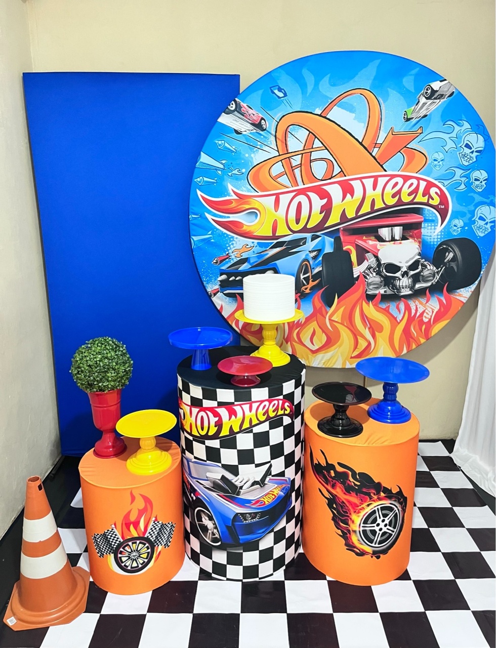 Hotweels - Festa Completa - Kit Comemore - PEGUE E MONTE CATALAGO VEM FESTEJAR PALMAS
