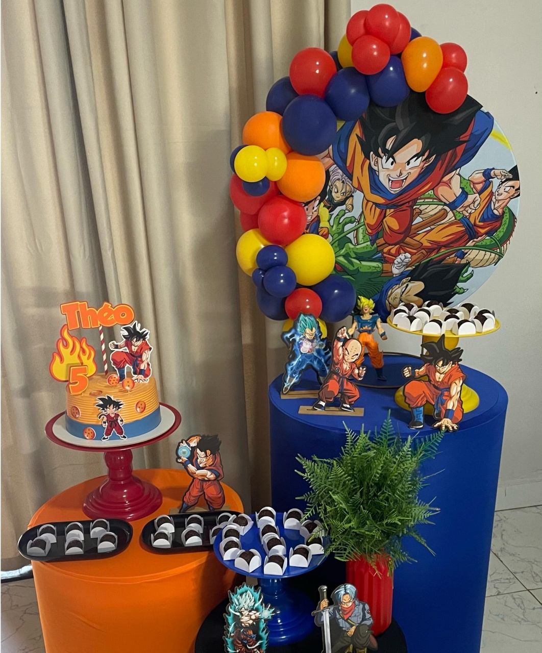 Dragon Ball - Mini Festa - Kit Festejar - PEGUE E MONTE CATALAGO VEM FESTEJAR PALMAS